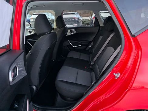 Certified 2025 Kia Soul LX w/ LX Technology Package FWD image 18