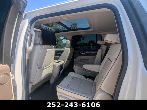 Used 2021 GMC Yukon XL Denali w/ Denali Premium Package AWD/4WD image 13