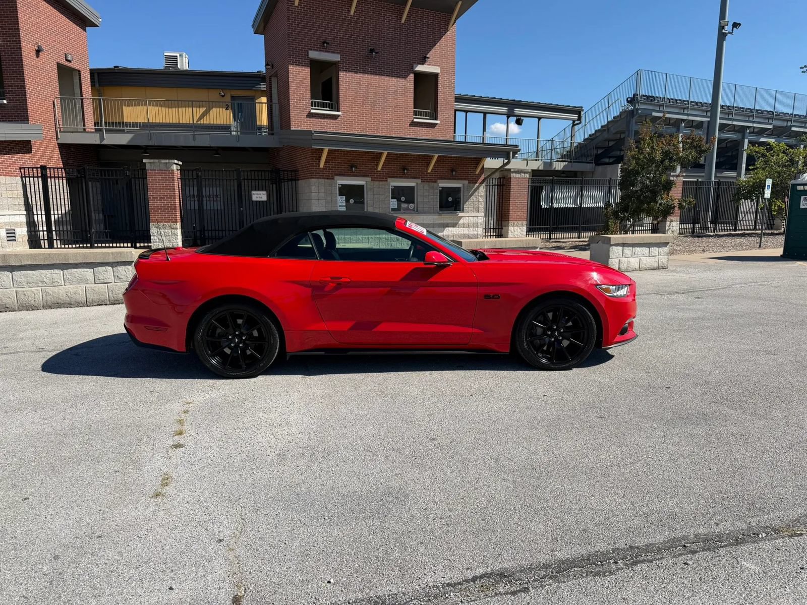 Used 2017 Ford Mustang GT Premium w/ Equipment Group 401A RWD image 8