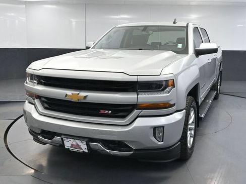 Used 2018 Chevrolet Silverado 1500 LT w/ All Star Edition AWD/4WD image 12