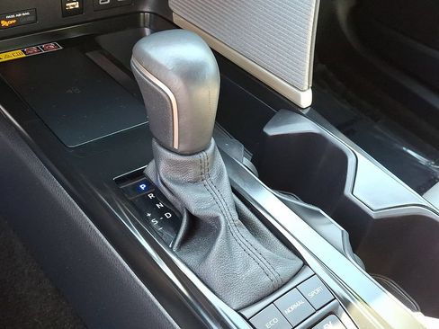 Certified 2025 Toyota Camry SE w/ Convenience Package FWD image 16