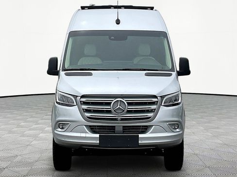 Used 2022 Mercedes-Benz Sprinter 2500 image 2