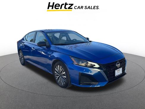 Used 2025 Nissan Altima 2.5 SV image 1