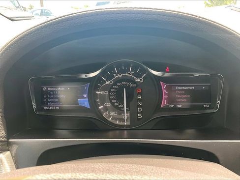 Used 2013 Lincoln MKX AWD image 19