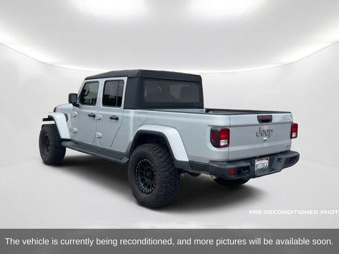 Used 2023 Jeep Gladiator Overland AWD/4WD image 8