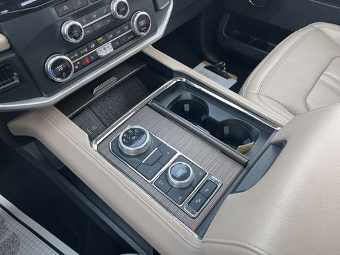 Used 2024 Ford Expedition Max Limited image 26