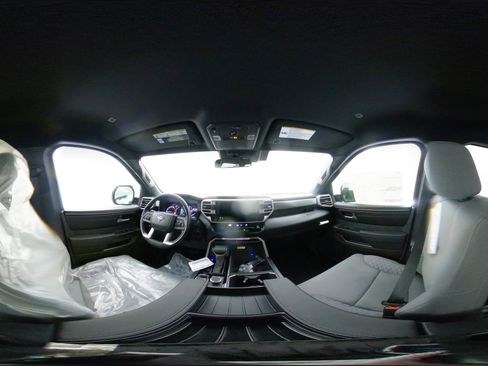 New 2025 Toyota Tundra SR5 image 33