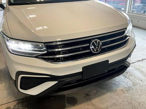 Used 2024 Volkswagen Tiguan SE AWD/4WD image 30