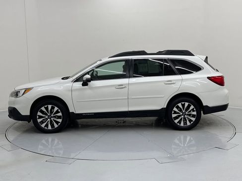 Used 2017 Subaru Outback 2.5i Limited image 2