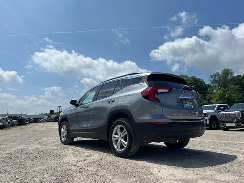 Used 2024 GMC Terrain SLE w/ Driver Convenience Package AWD/4WD image 8