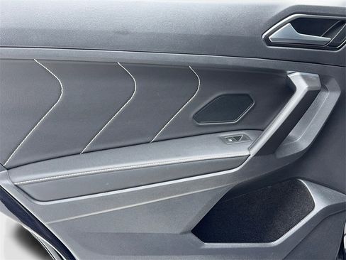 Used 2023 Volkswagen Tiguan SEL R-Line image 43