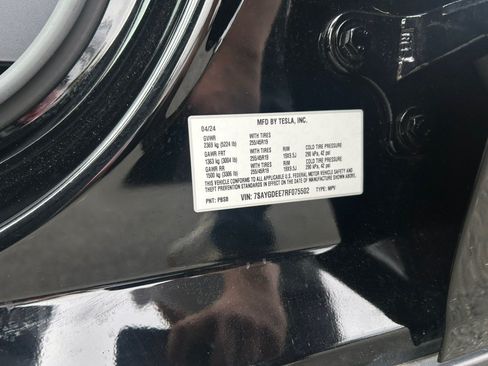 Used 2024 Tesla Model Y Long Range AWD/4WD image 61