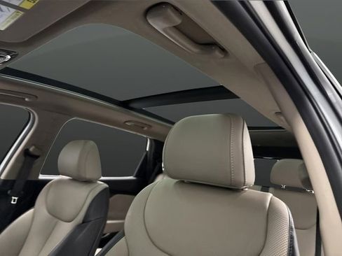 Used 2023 Hyundai Santa Fe SEL Premium image 7