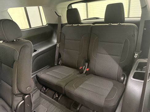 Certified 2023 GMC Acadia SLE w/ Driver Convenience Package FWD image 19