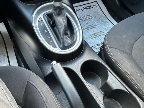 Used 2014 Kia Soul FWD image 17