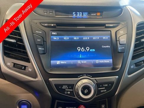 Used 2015 Hyundai Elantra Limited w/ Option Group 05 FWD image 16