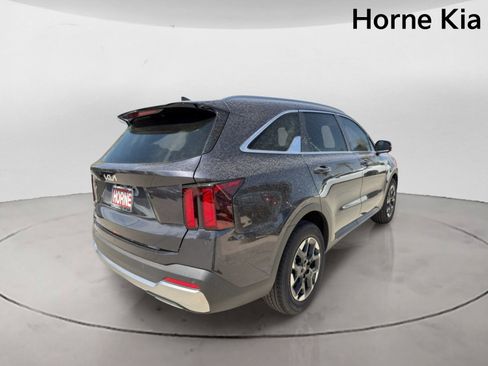 New 2026 Kia Sorento S w/ S Panoramic Sunroof Package FWD image 4
