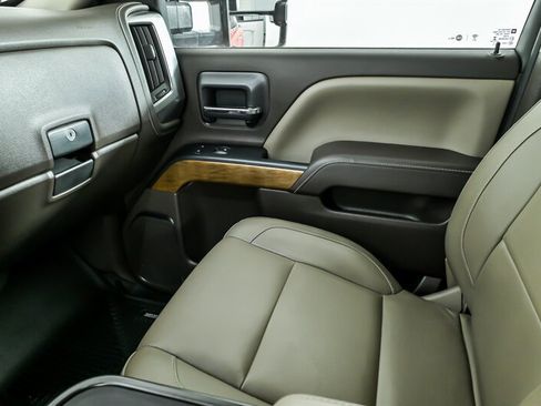 Used 2017 Chevrolet Silverado 1500 LTZ w/ Max Trailering Package image 30