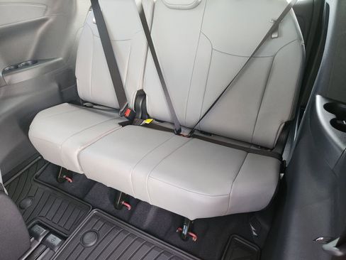 New 2026 Toyota Sienna XLE FWD image 25