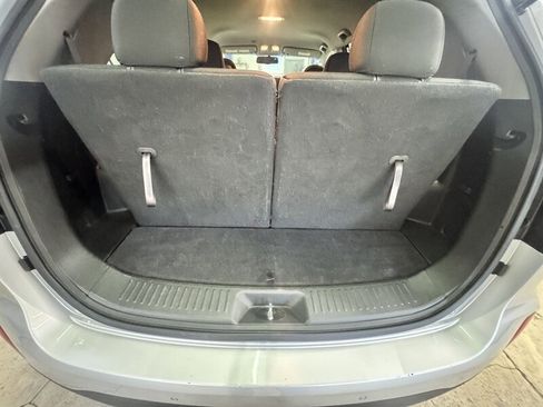 Used 2015 Kia Sorento LX image 7