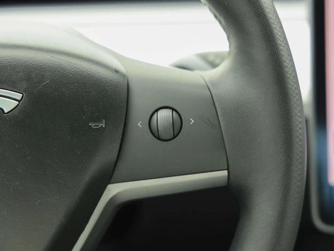 Used 2020 Tesla Model 3 Standard Range Plus image 23