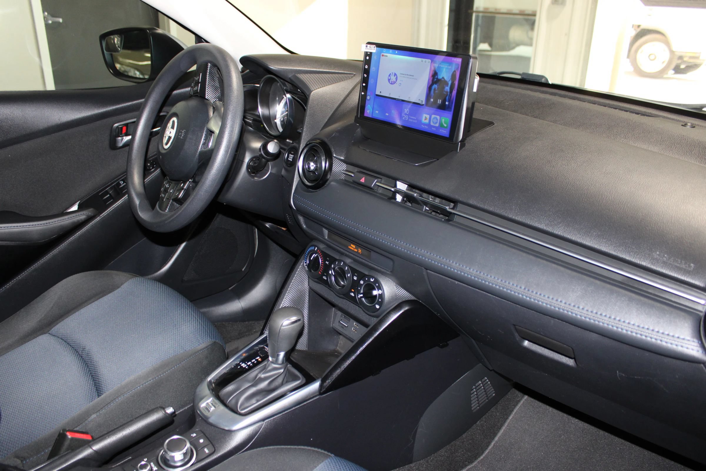 Used 2017 Toyota Yaris iA FWD image 29