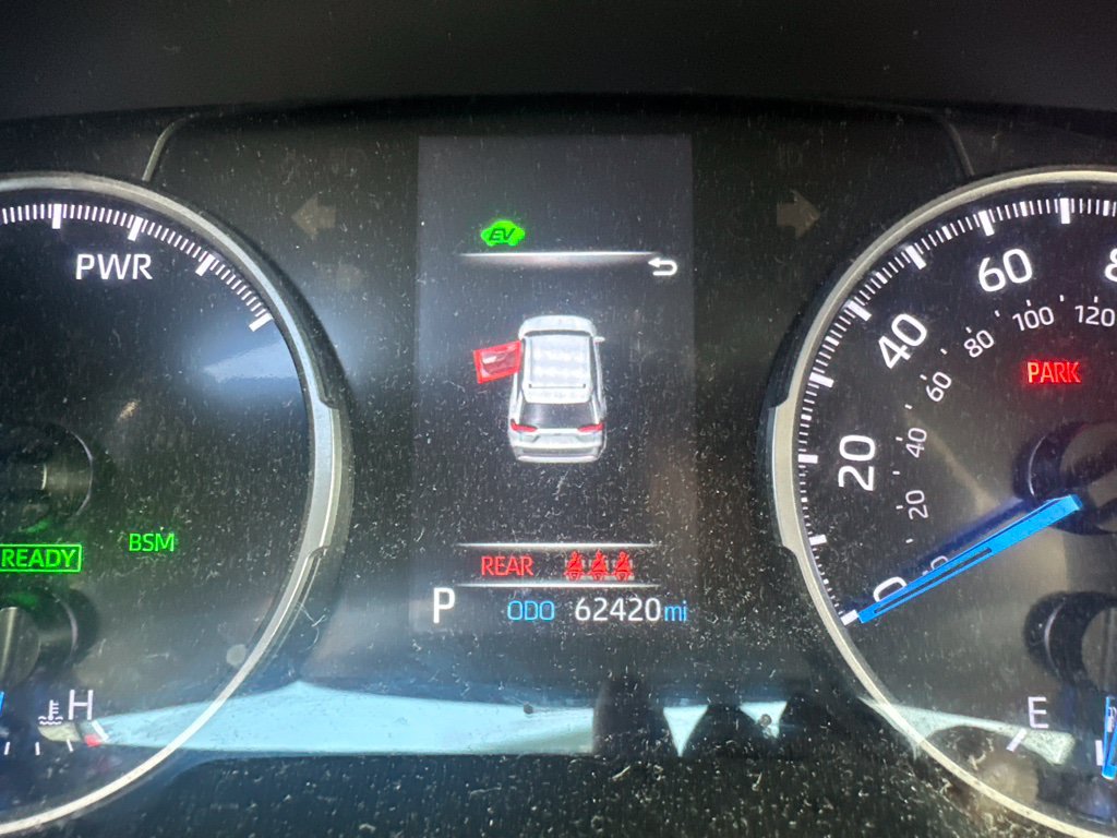 Certified 2022 Toyota RAV4 LE AWD/4WD image 2