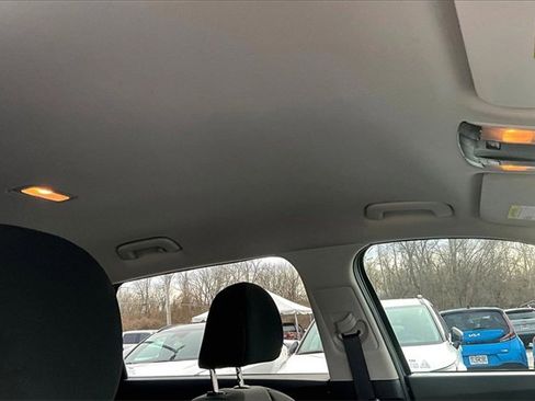 Used 2023 Kia Sorento LX image 20