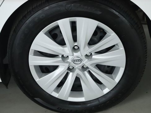 Used 2024 Nissan Sentra S image 39