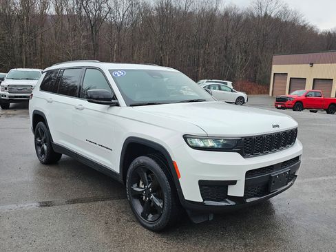 Used 2023 Jeep Grand Cherokee L Laredo image 5