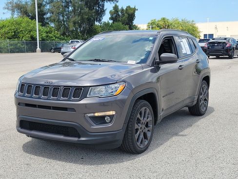 Used 2021 Jeep Compass Latitude FWD image 5