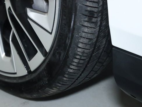 Used 2025 BMW i5 xDrive40 w/ Premium Package image 37