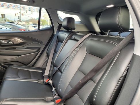 Used 2024 GMC Terrain SLT image 14