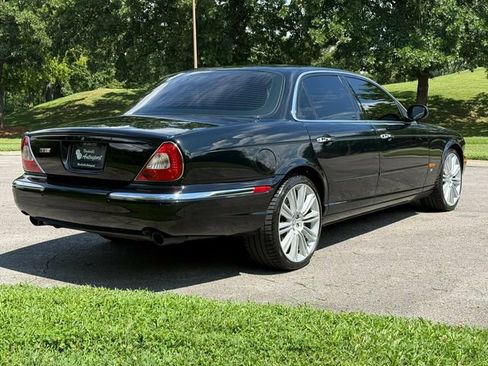 Used 2005 Jaguar XJ8 RWD image 8