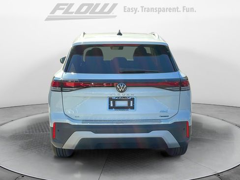 New 2026 Volkswagen Tiguan SE image 6