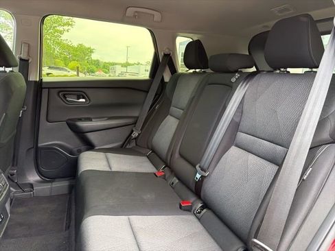 Used 2024 Nissan Rogue SV image 23