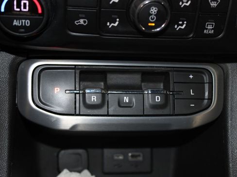 Used 2022 GMC Acadia SLE w/ Driver Convenience Package image 29