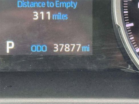 Used 2021 Toyota RAV4 XLE image 25