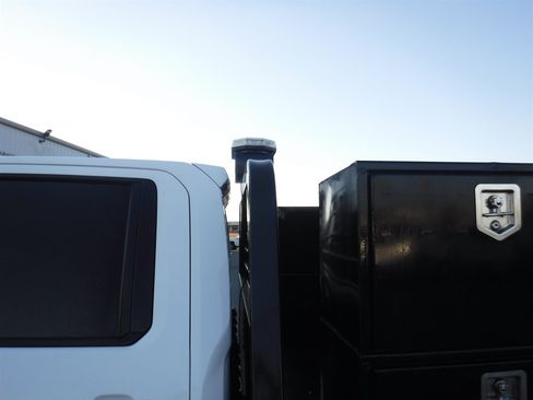 Used 2022 GMC Sierra 3500 Pro w/ Convenience Package image 11