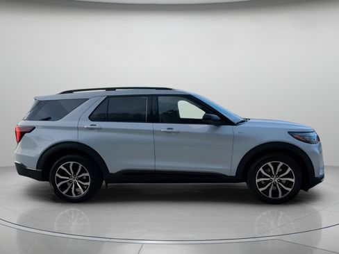 New 2026 Ford Explorer ST-Line image 35