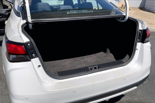 Certified 2024 Nissan Versa SR FWD image 33