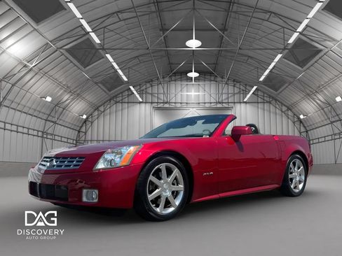 Used 2005 Cadillac XLR RWD image 32
