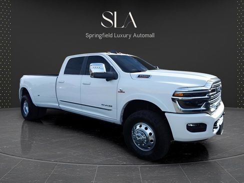 Used 2025 RAM 3500 Limited image 4