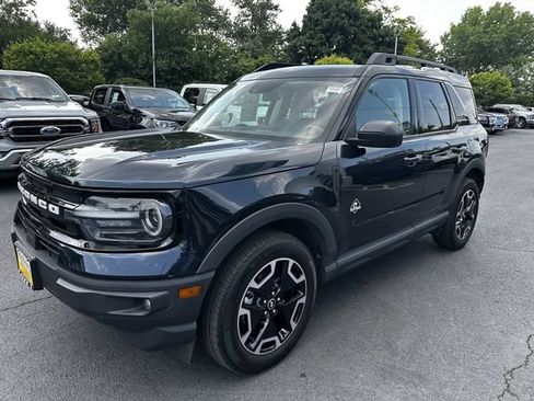 Certified 2023 Ford Bronco Sport Outer Banks w/ Tech Package AWD/4WD image 9