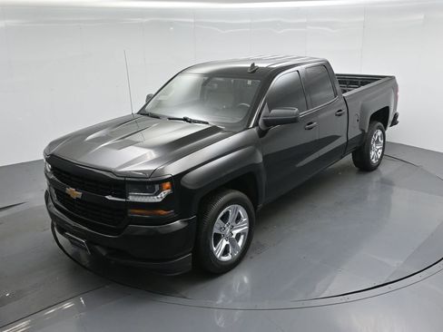 Used 2018 Chevrolet Silverado 1500 Custom w/ Custom Value Package image 30