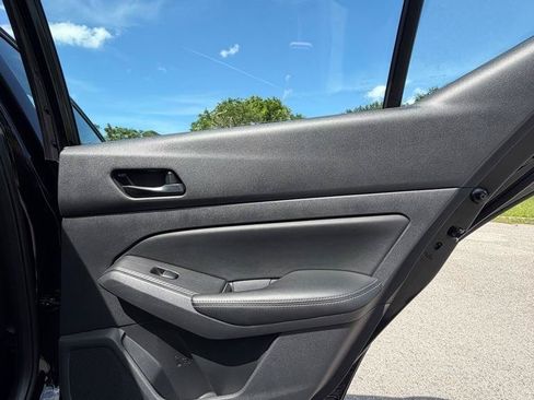Used 2025 Nissan Altima 2.5 SV FWD image 15