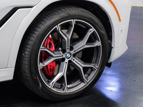 Used 2021 BMW X6 xDrive40i w/ M Sport Package image 55