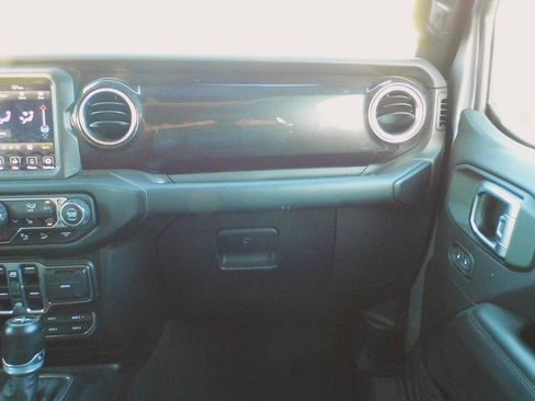 Used 2020 Jeep Wrangler Unlimited Sahara image 20