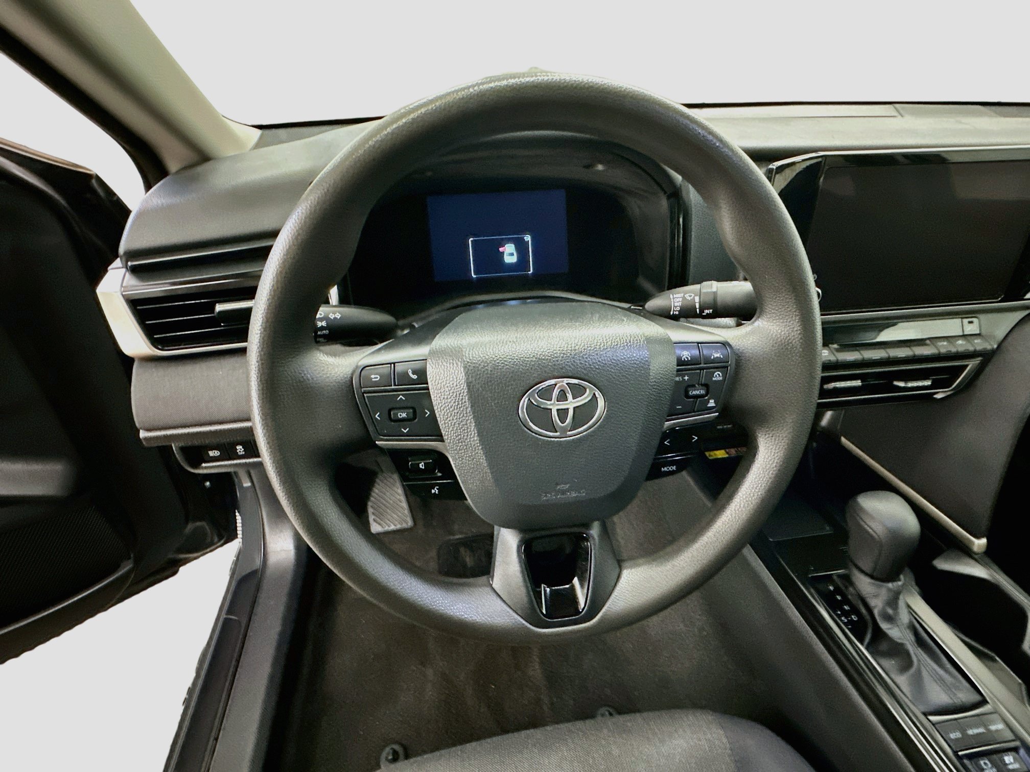 Used 2025 Toyota Camry LE FWD image 18