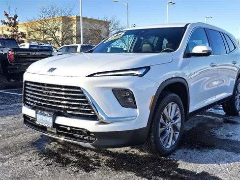 Certified 2025 Buick Enclave Preferred image 10